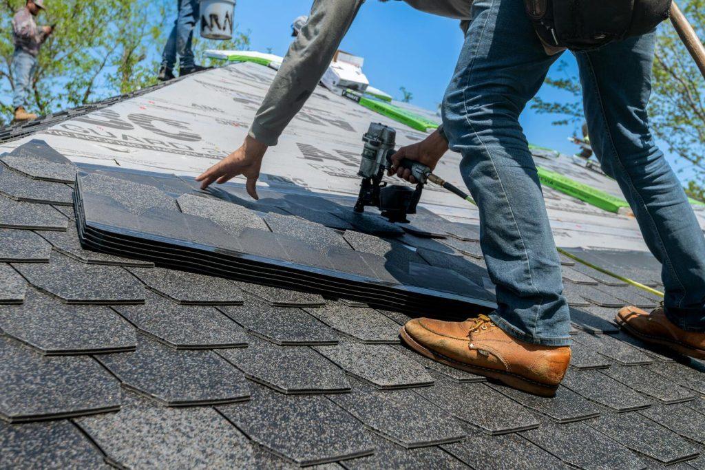 Read more about the article How to Spot a Storm Chaser: Choosing a Trusted Local Dallas Roofer