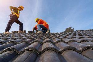 Read more about the article How Texas Summer Heat Accelerates Roof Aging — What DFW Homeowners Need to Know